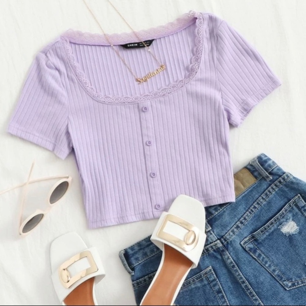 🤎 4/$18 Purple Ruffled Buttoned Crop Top size S